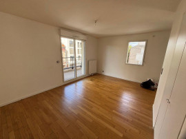 
                                                                                        Location
                                                                                         Location studio à Montreuil (Mairie de Montreuil)