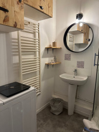 Location
Location studio meublé (loyer tout inclus)