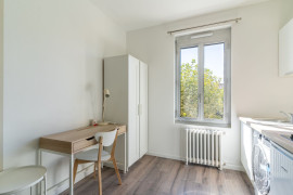 
                                                                                        Location
                                                                                         Location studio meublé - Stalingrad