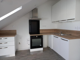 
                                                                                        Location
                                                                                         Location studio Roubaix entièrement rénové