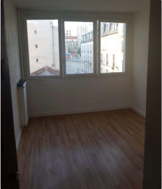 
                                                                                        Location
                                                                                         Location vide 570 par mois