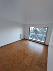 
                                                                                        Location
                                                                                         Location vide grand T2  très lumineux à Vincennes