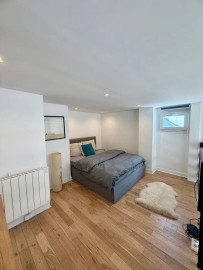 
                                                                                        Location
                                                                                         Loft Duplex lumineux en plein cœur du 11ème