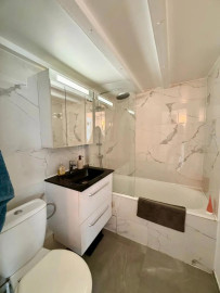 
                                                                                        Location
                                                                                         Loft Duplex lumineux en plein cœur du 11ème