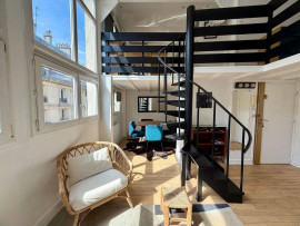 
                                                                                        Location
                                                                                         Loft Duplex lumineux en plein cœur du 11ème