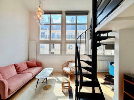 
                                                                                        Location
                                                                                         Loft Duplex lumineux en plein cœur du 11ème