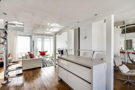 Location
Loft moderne et original au coeur du Marais (loyer tout inclus)