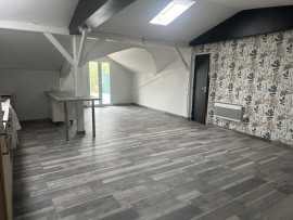 
                                                                                        Location
                                                                                         Logement, atypique 110 m²