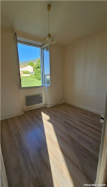 
                                                                                        Vente
                                                                                         LOGEMENT AVEC JARDIN DE 190 M² AUX CITES GILETS