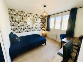 
                                                                                        Location
                                                                                         Logement calme