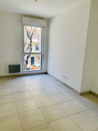 
                                                                                        Location
                                                                                         Logement dans le quartier de St Victor