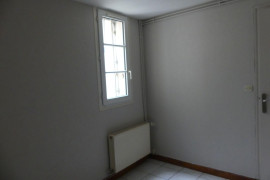 
                                                                                        Location
                                                                                         Logement en rez de chaussée à 50 métres des halles