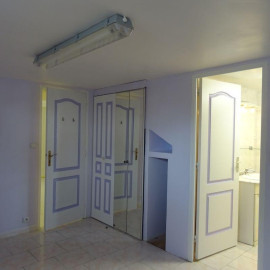
                                                                                        Location
                                                                                         Logement spécial étudiant(e) 46m²