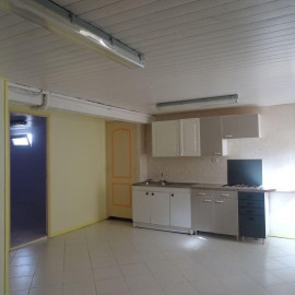 
                                                                                        Location
                                                                                         Logement spécial étudiant(e) 46m²