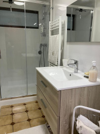 
                                                                                        Location
                                                                                         Logement T1, élégant et central