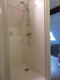 
                                                                                        Colocation
                                                                                         Loue à étudiants grande chambre meublée sur 69160