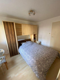 
                                                                                        Location
                                                                                         Loue appartement 2 pieces