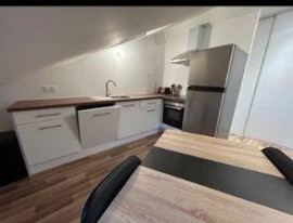 
                                                                                        Location
                                                                                         Loue appartement 2 pièces Lyon