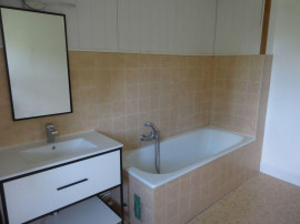 
                                                                                        Location
                                                                                         Loue appartement f2