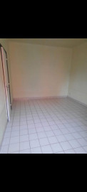 
                                                                                        Location
                                                                                         Loue appartement plein centre de Vénissieux