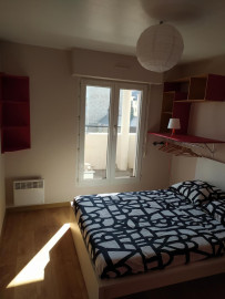 
                                                                                        Location
                                                                                         Loue appartement T2 meublé, balcon, parking