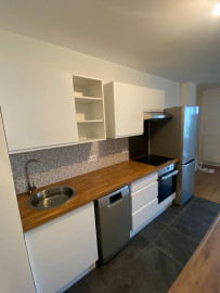 Location
Loue Appartement T3 Neuf de 62m² en Étage Élevé avec Grande Terrasse dans Résidence de Standing (loyer tout inclus)
