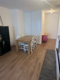 Location
Loue Appartement T3 Neuf de 62m² en Étage Élevé avec Grande Terrasse dans Résidence de Standing (loyer tout inclus)