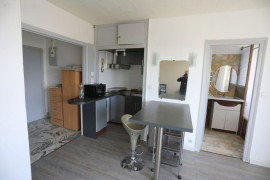 
                                                                                        Location
                                                                                         Loue apt T2 Bordeaux /le Bouscat Barrière du Médoc