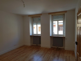 
                                                                                        Location
                                                                                         Loue beau T3  au calme, avec  belle vue à ETZLING
