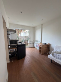 
                                                                                        Location
                                                                                         LOUE CHARMANT STUDIO + JARDIN