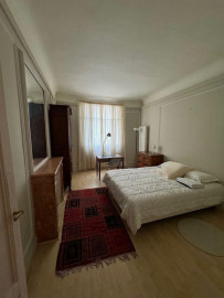 
                                                                                        Location
                                                                                         Loue en meublé T2 à Paris 9eme