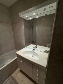 
                                                                                        Location
                                                                                         Loue en meublé T2 à Paris 9eme