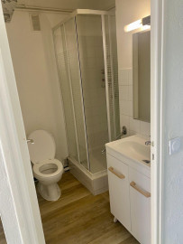 
                                                                                        Location
                                                                                         Loue jolie T1 traversant 25 m2 avec balcon et cave