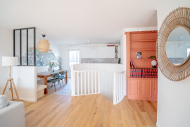 
                                                                                        Location
                                                                                         Loue meublé un superbe Duplex neuf de 108m² + 20m² de terrasse exposé plein Sud, dernier étage (loyer tout inclus)