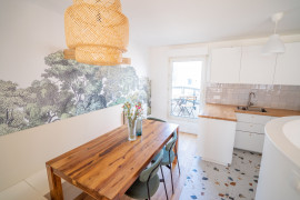 
                                                                                        Location
                                                                                         Loue meublé un superbe Duplex neuf de 108m² + 20m² de terrasse exposé plein Sud, dernier étage (loyer tout inclus)