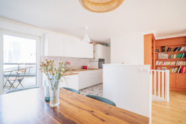 
                                                                                        Location
                                                                                         Loue meublé un superbe Duplex neuf de 108m² + 20m² de terrasse exposé plein Sud, dernier étage (loyer tout inclus)