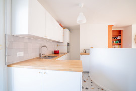 
                                                                                        Location
                                                                                         Loue meublé un superbe Duplex neuf de 108m² + 20m² de terrasse exposé plein Sud, dernier étage (loyer tout inclus)