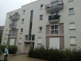 
                                                                                        Location
                                                                                         Loue studio