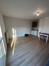 
                                                                                        Location
                                                                                         Loue studio meublé 30m2 à Bagneux