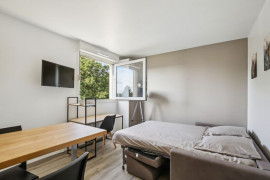 
                                                                                        Location
                                                                                         Loue studio meublé de 18m2 Refait  à neuf donnant sur le bois de cergy. (loyer tout inclus)