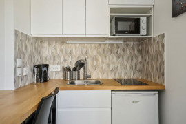 
                                                                                        Location
                                                                                         Loue studio meublé de 18m2 Refait  à neuf donnant sur le bois de cergy. (loyer tout inclus)