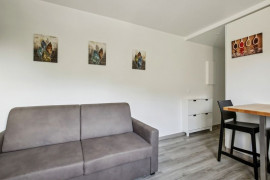 
                                                                                        Location
                                                                                         Loue studio meublé de 18m2 Refait  à neuf donnant sur le bois de cergy. (loyer tout inclus)