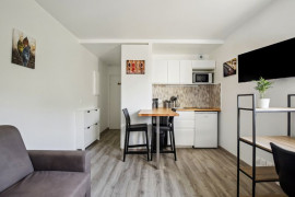 
                                                                                        Location
                                                                                         Loue studio meublé de 18m2 Refait  à neuf donnant sur le bois de cergy. (loyer tout inclus)