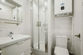 
                                                                                        Location
                                                                                         Loue studio meublé de 18m2 Refait  à neuf donnant sur le bois de cergy. (loyer tout inclus)