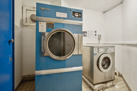 
                                                                                        Location
                                                                                         Loue studio meublé de 18m2 Refait  à neuf donnant sur le bois de cergy. (loyer tout inclus)