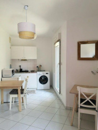 
                                                                                        Location
                                                                                         Loue studio pour étudiant