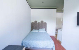 
                                                                                        Location
                                                                                         Loue studio terrasse dans villa + piscine