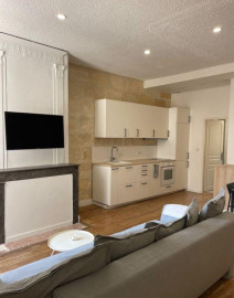 
                                                                                        Location
                                                                                         Loue superbe appartement refait à neuf très calme