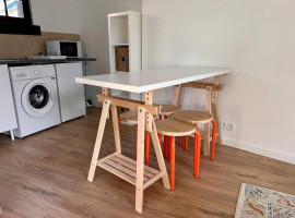 
                                                                                        Location
                                                                                         Loue T2 - Plein centre Nantes - 30m²