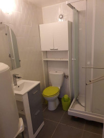 
                                                                                        Location
                                                                                         lumineux, secteur pavillonnaire résidentiel